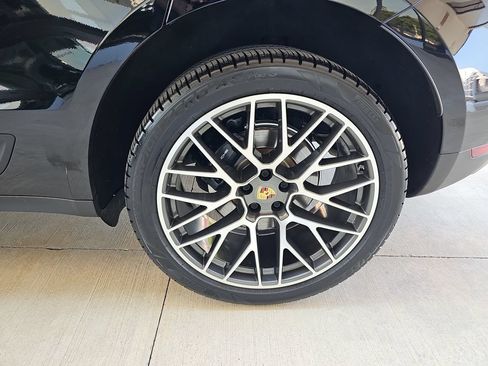 Used 2019 Porsche Macan AWD/4WD image 40