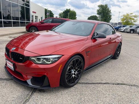 Used 2018 BMW M4 Convertible image 2