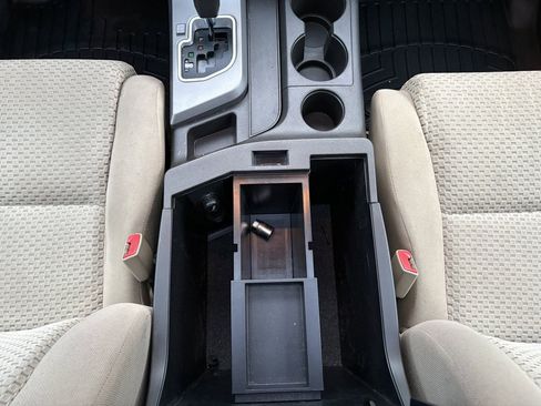 Used 2011 Toyota Tundra 4x4 CrewMax image 24