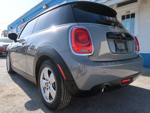 Used 2018 MINI Cooper 2-Door Hardtop FWD image 7
