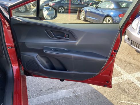 Used 2024 Toyota Prius LE FWD image 25