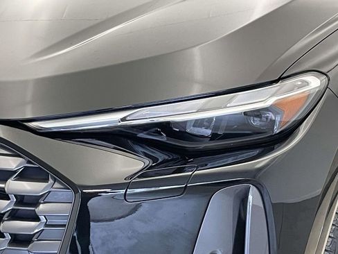 Certified 2025 Audi Q5 Premium w/ Convenience Package image 15