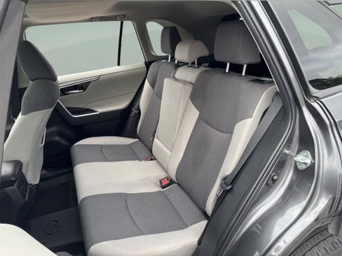 Used 2022 Toyota RAV4 XLE w/ Convenience Package image 26