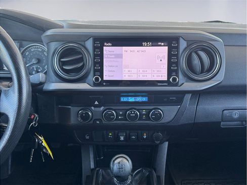 Used 2021 Toyota Tacoma TRD Off-Road w/ Technology Package AWD/4WD image 10