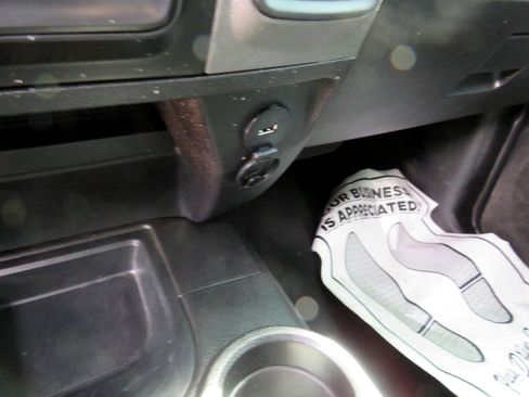 Used 2018 RAM 3500 Tradesman w/ Chrome Appearance Group image 19