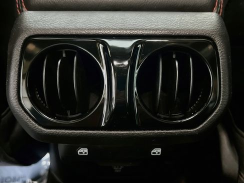Used 2023 Jeep Gladiator Rubicon w/ LED Lighting Group AWD/4WD image 18