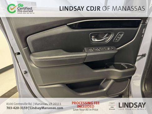 Used 2023 Honda Pilot Touring image 16