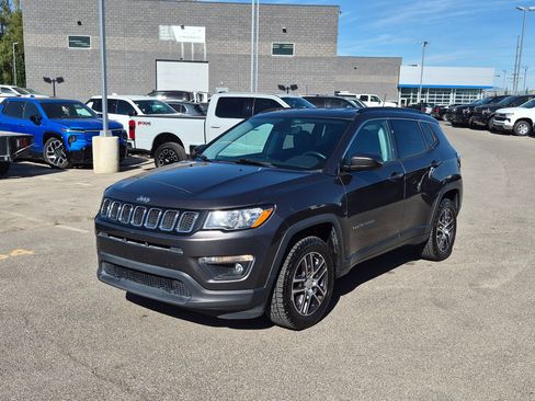 Used 2018 Jeep Compass Latitude w/ Popular Equipment Group AWD/4WD image 8