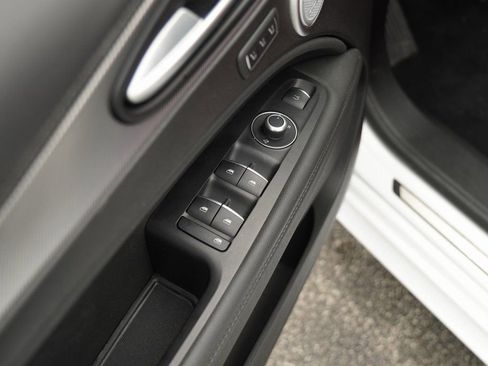 Used 2023 Alfa Romeo Stelvio Veloce image 11