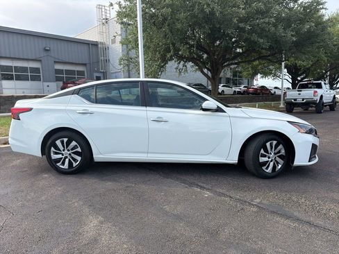 Used 2023 Nissan Altima 2.5 S image 2