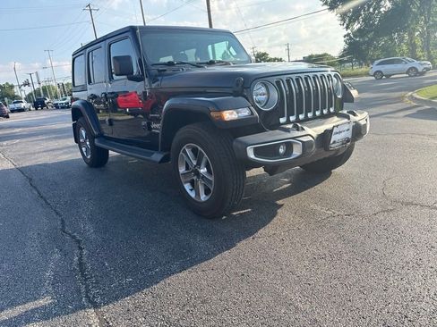 Used 2020 Jeep Wrangler Unlimited Sahara w/ Dual Top Group AWD/4WD image 3