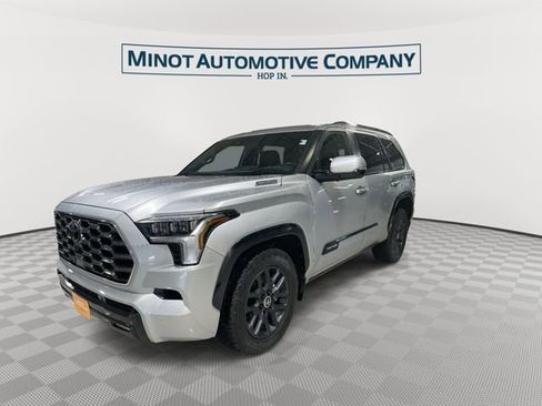 Used 2024 Toyota Sequoia Platinum AWD/4WD image 4