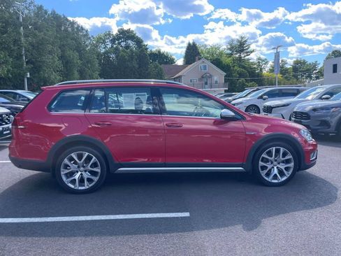 Used 2017 Volkswagen Golf Alltrack AWD/4WD image 4