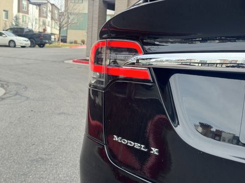 Used 2017 Tesla Model X P100D image 9