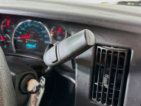 Used 2024 Chevrolet Express 2500 w/ Driver Convenience Package image 18