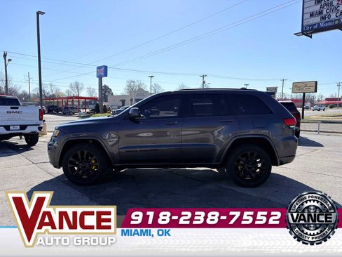 Used 2019 Jeep Grand Cherokee Altitude image 4