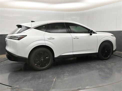New 2025 Nissan Murano SV image 8