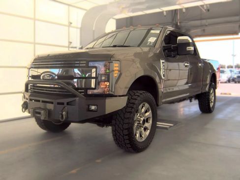 Used 2018 Ford F250 Lariat w/ Chrome Package AWD/4WD image 3