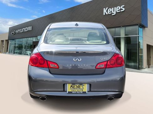 Used 2015 INFINITI Q40 w/ Navigation Package RWD image 6