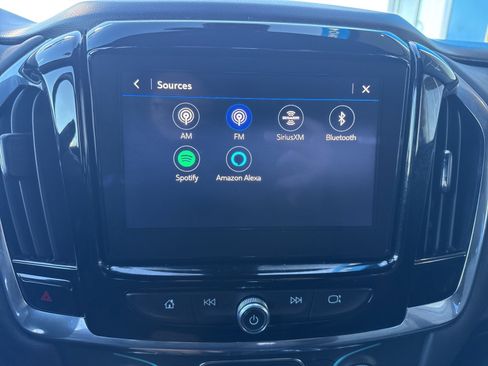 Used 2023 Chevrolet Traverse LT w/ Rear Camera Mirror Package image 26