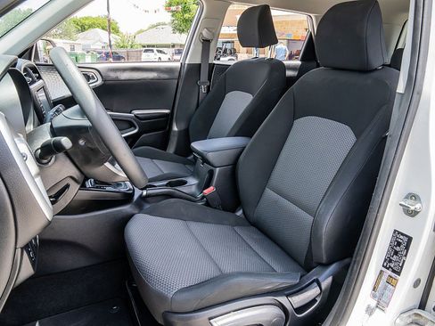 Used 2020 Kia Soul LX FWD image 15