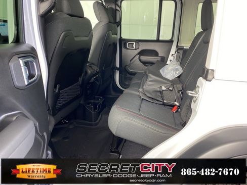 New 2026 Jeep Wrangler Unlimited Rubicon image 30