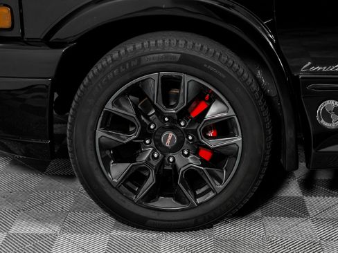 Used 2023 GMC Savana 2500 image 20