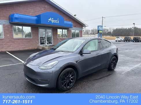 Used 2023 Tesla Model Y Long Range image 1