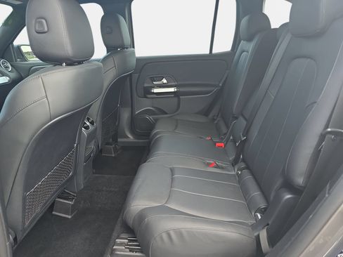 Used 2022 Mercedes-Benz GLB 250 4MATIC image 13