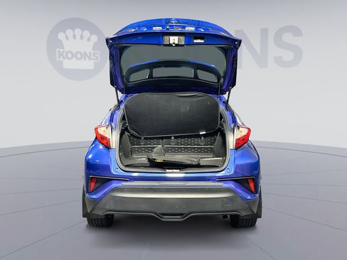 Used 2022 Toyota C-HR XLE image 31