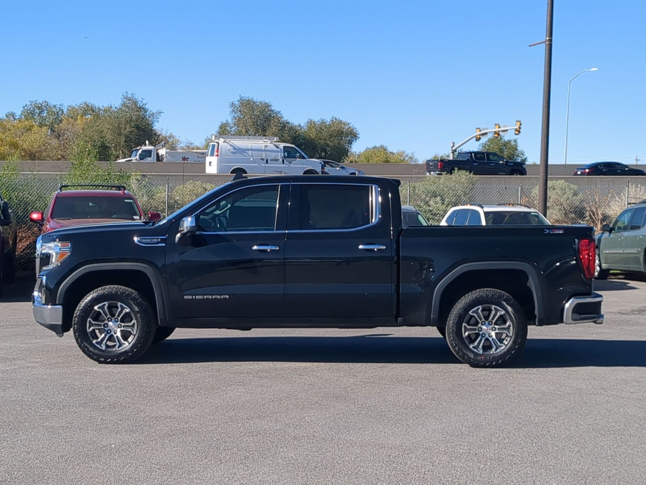 Used 2020 GMC Sierra 1500 SLT w/ Driver Alert Package I AWD/4WD image 2