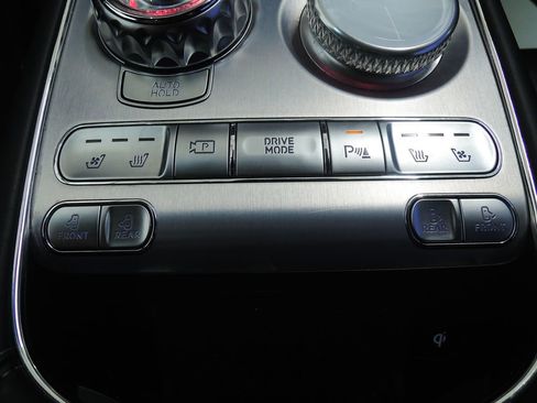 Used 2025 Genesis G90 3.5T AWD/4WD image 25