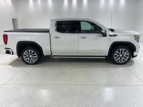 Used 2022 GMC Sierra 1500 Denali w/ Denali Reserve Package image 6