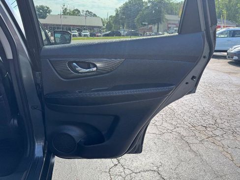 Used 2016 Nissan Rogue SL w/ SL Premium Package FWD image 18