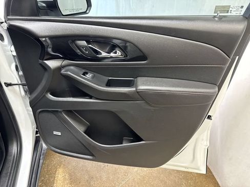 Certified 2023 Chevrolet Traverse RS w/ LPO, Floor Liner Package AWD/4WD image 33