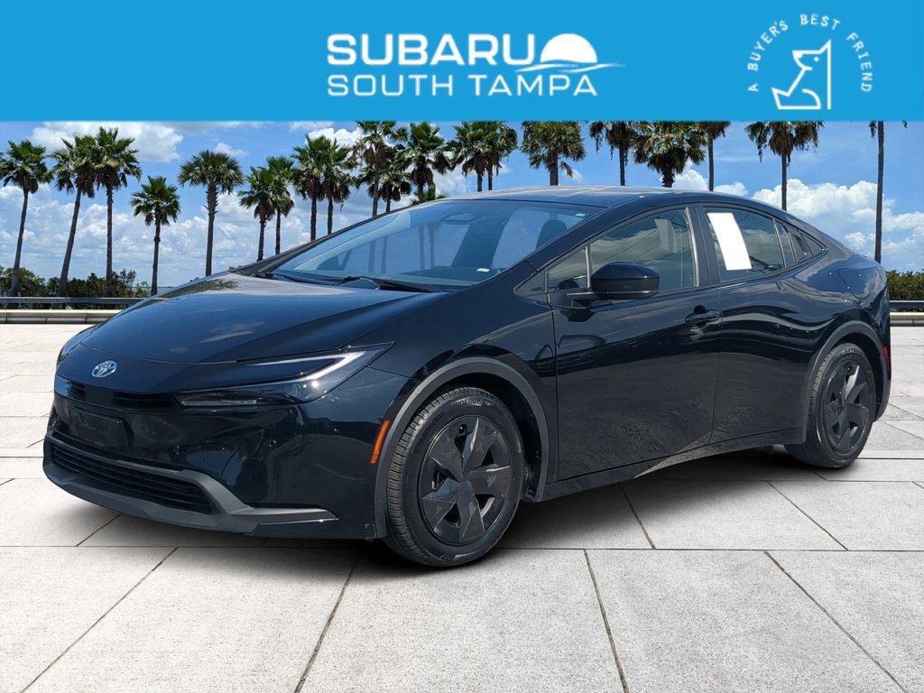 Used 2025 Toyota Prius LE FWD image 1