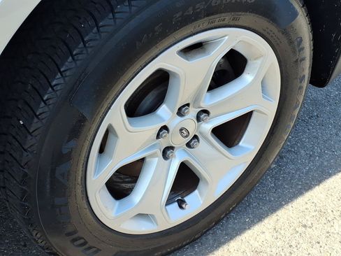 Used 2013 Ford Edge SEL FWD image 12