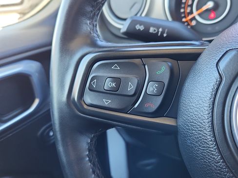 Used 2022 Jeep Gladiator Sport image 16