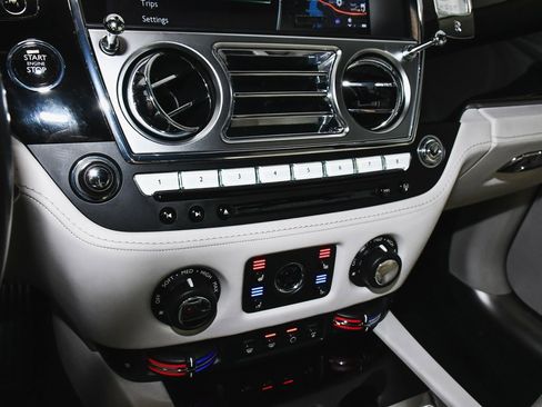 Used 2018 Rolls-Royce Ghost image 30