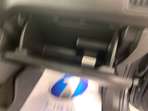 Used 2017 Chevrolet Colorado LT image 42