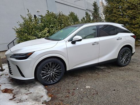 Certified 2023 Lexus RX 350 Premium w/ Accessory Package image 2