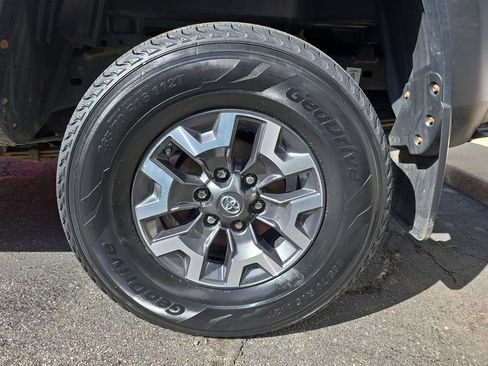 Certified 2021 Toyota Tacoma TRD Off-Road AWD/4WD image 34