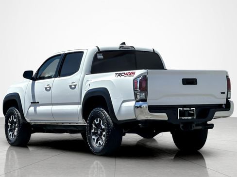 Certified 2023 Toyota Tacoma TRD Off-Road AWD/4WD image 3