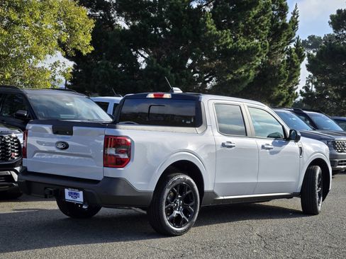 New 2025 Ford Maverick Lariat w/ Black Appearance Package image 4