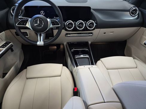 Used 2025 Mercedes-Benz GLA 250 4MATIC image 13