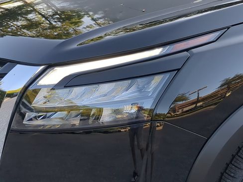 Used 2024 Nissan Pathfinder SV FWD image 44