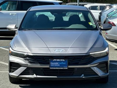 Certified 2025 Hyundai Elantra Hybrid FWD image 11