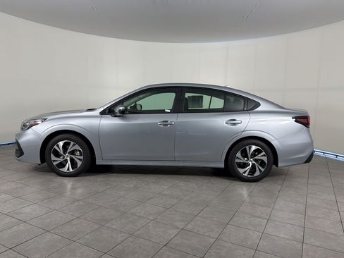 Used 2025 Subaru Legacy Premium AWD/4WD image 2