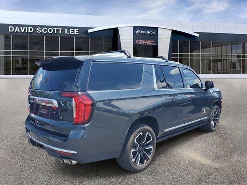 Used 2022 GMC Yukon XL Denali AWD/4WD image 4