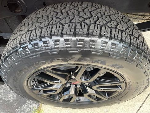 Used 2022 GMC Sierra 1500 Elevation AWD/4WD image 32